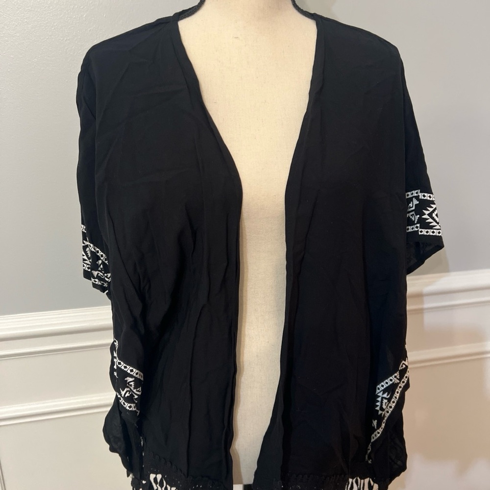 Self Esteem Black Open Front Kimono With White Geometric Trim Fringe Size Small
